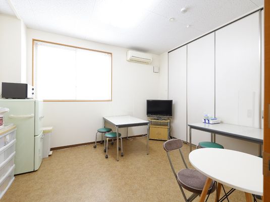 居室のシンプルな内観