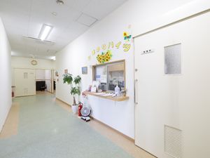 綺麗な施設の廊下
