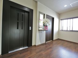 清潔感のある明るい廊下