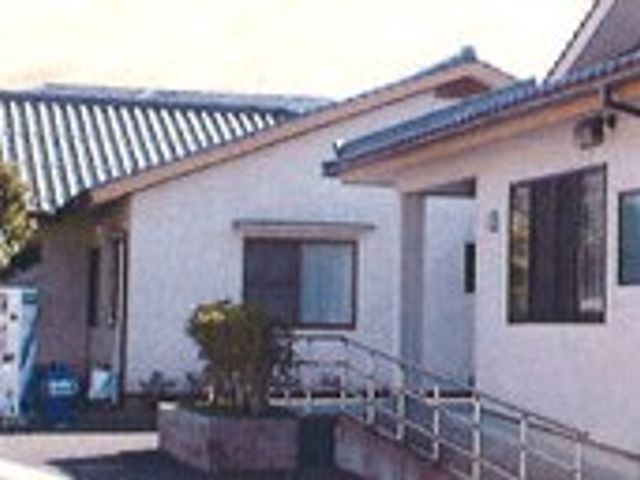 庭付きの外観 外観 落ち着いた雰囲気の建物です。庭にはスロープが設置されており、アクセスが簡単です。