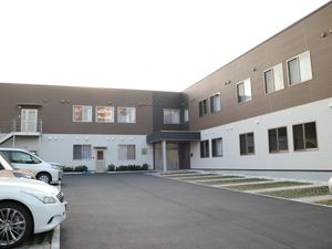 施設のきれいな外観