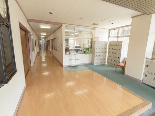 清潔な廊下の風景