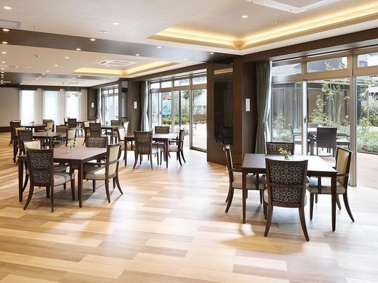 明るいダイニングエリア