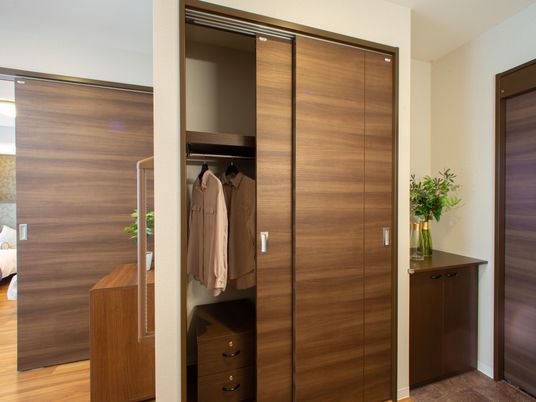 洋室のクローゼット部分