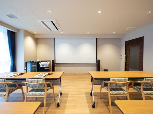 多目的室の清潔な空間