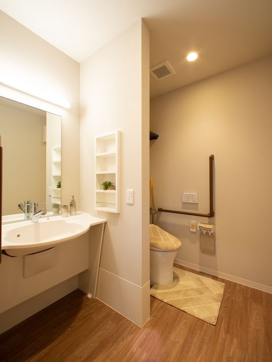 明るい清潔な洗面所