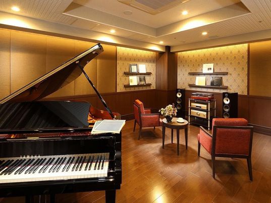 ピアノのある応接空間