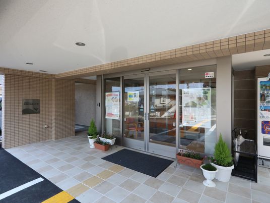清潔なエントランス風景