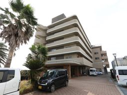 モダンな建物外観