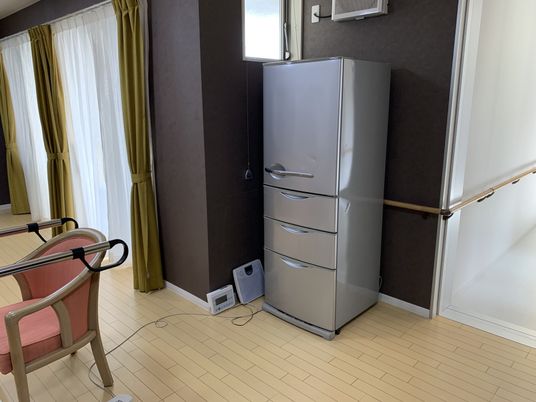 冷蔵庫がある廊下