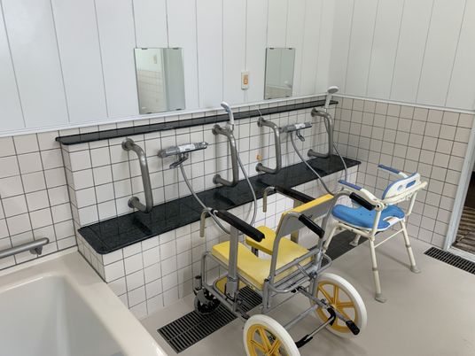 車椅子対応の洗面台