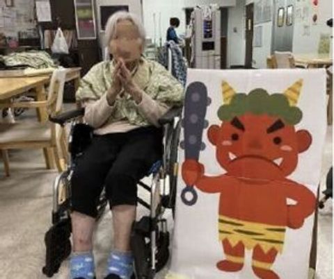 車椅子の方と妖怪パネル