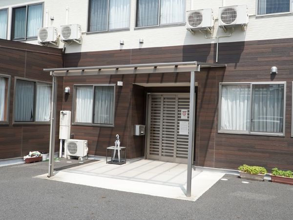 エントランスの外観