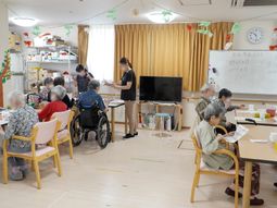 多目的室での活動風景