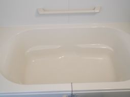 清潔な浴槽のクローズアップ