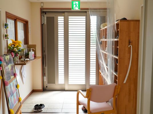 入口付近の暖かい空間