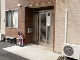 エントランスと傘立て