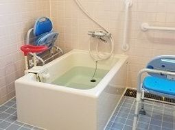バリアフリーの快適浴室