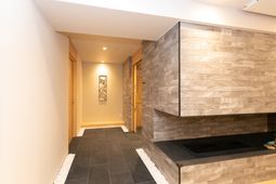 エントランスのモダンなデザイン