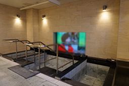 明るいエントランス風景