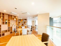 多目的に使える明るい空間