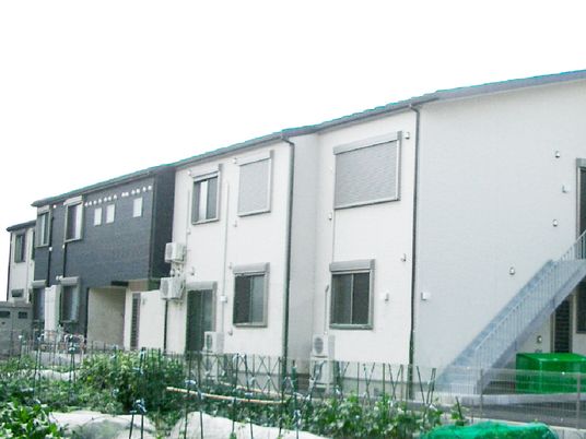 明朗なエントランス外観