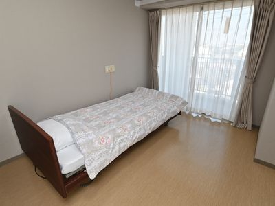 清潔な個室ベッド