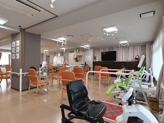 リハビリ用具のある共用スペース