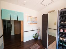 廊下の明るい景観