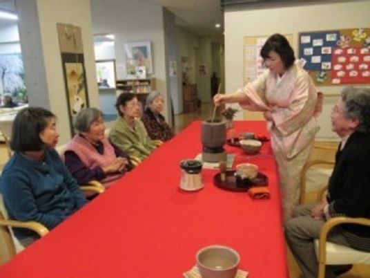 和の空間でお茶会実施中