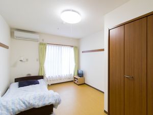 広々とした明るい居室