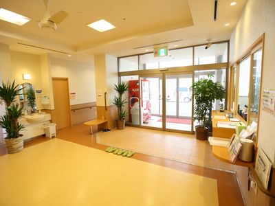 エントランスの明るい空間