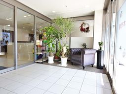 エントランスの明るい空間