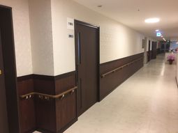 廊下の清潔な空間