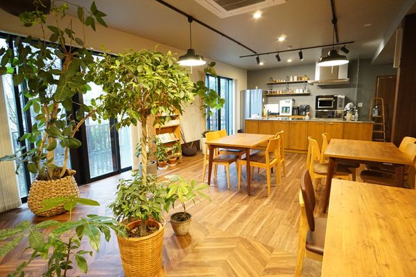 木目調の温かいダイニング