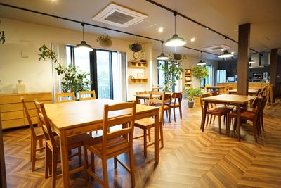 木目調の温かいダイニング