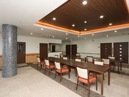 広々とした清潔なダイニング