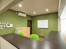 スケジュールボード付き休憩室