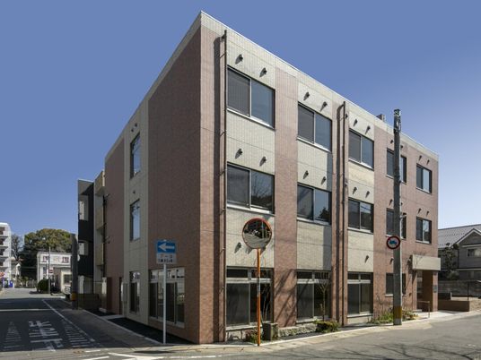 現代的な建物の外観
