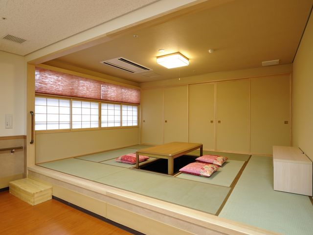 畳と座布団のある和室 和室 日本らしい落ち着いた雰囲気の和室です。ゆっくりとくつろぎながら休める空間になっています。