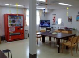 明るい居心地の良い休憩室