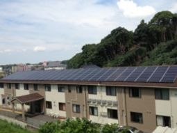 太陽光パネル付き建物外観