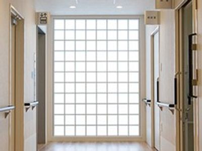 自然光満ちる廊下