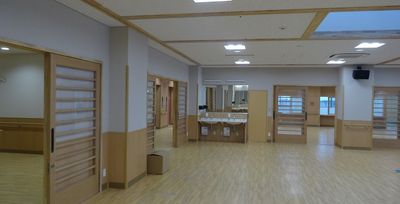 自然光溢れる広々空間