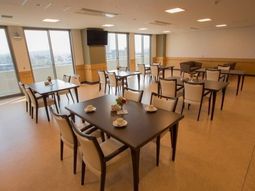 明るいダイニングスペース