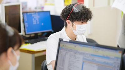スタッフの様子