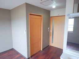 清潔感のある居室の一角