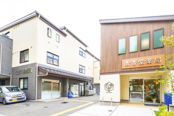 清潔な外観の施設