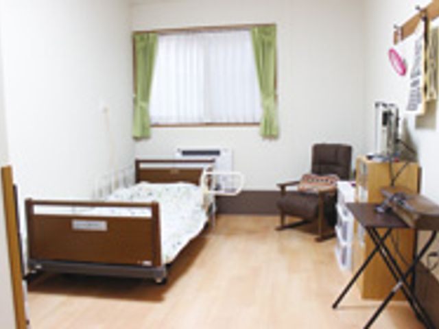 居心地のよい洋室 明るく落ち着いた雰囲気の居室です。個々の趣味や必要に応じて、自分の空間をカスタマイズできます。
