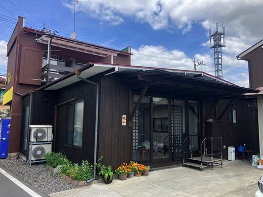 外観の木造建物  